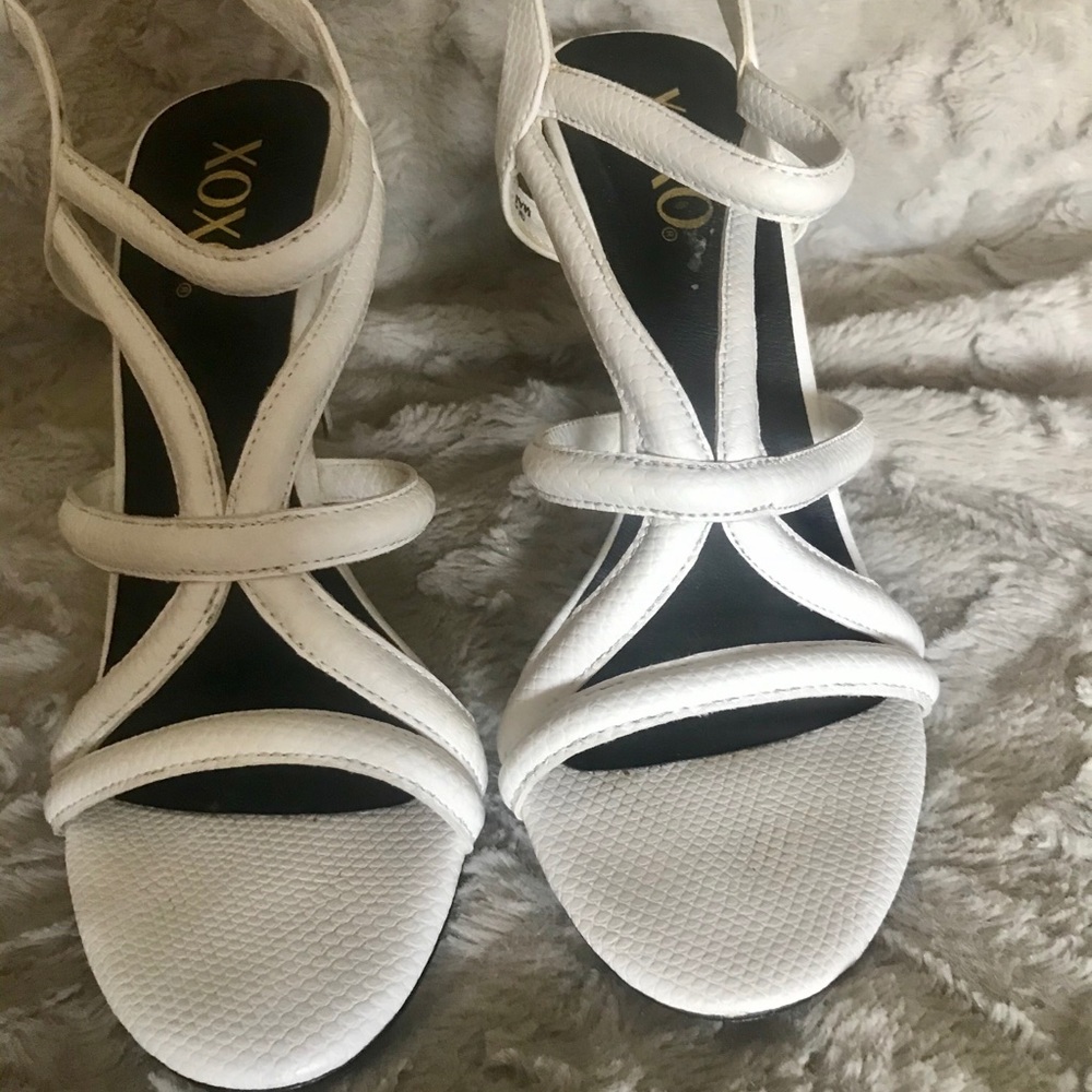 Sexy White strappy snake skin heels - Picture 4 of 5